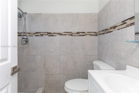 Casa en venta en Lake Worth, Florida, 2 dormitorios, 73.39 m2 № 2376348 - foto 20