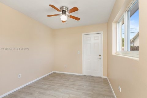 Casa en venta en Lake Worth, Florida, 2 dormitorios, 73.39 m2 № 2376348 - foto 17