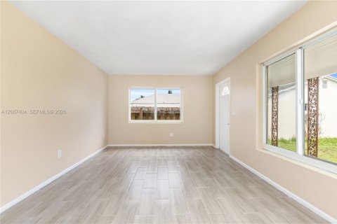 Casa en venta en Lake Worth, Florida, 2 dormitorios, 73.39 m2 № 2376348 - foto 7