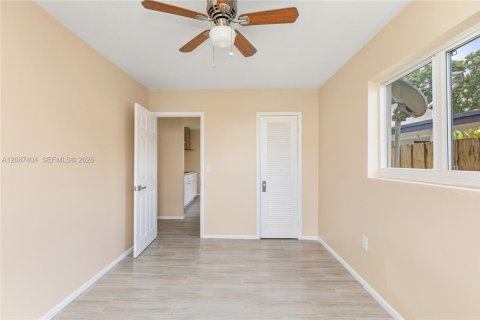 Casa en venta en Lake Worth, Florida, 2 dormitorios, 73.39 m2 № 2376348 - foto 16