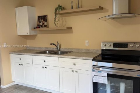 Casa en venta en Lake Worth, Florida, 2 dormitorios, 73.39 m2 № 2376348 - foto 30