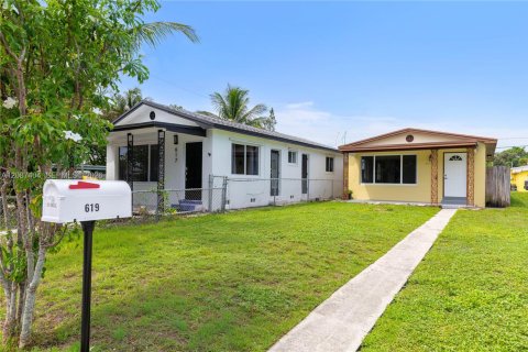 Casa en venta en Lake Worth, Florida, 2 dormitorios, 73.39 m2 № 2376348 - foto 3