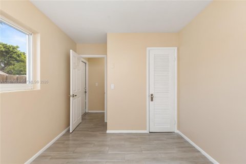 Casa en venta en Lake Worth, Florida, 2 dormitorios, 73.39 m2 № 2376348 - foto 18