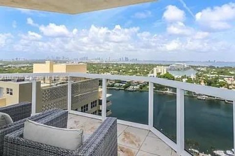 Copropriété à louer à Miami Beach, Floride: 2 chambres, 128.21 m2 № 1981723 - photo 4