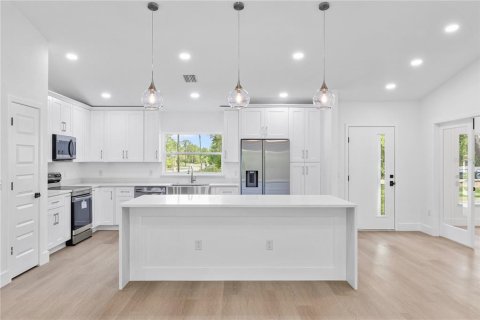House in Citrus Springs, Florida 4 bedrooms, 162.21 sq.m. № 2391356 - photo 6