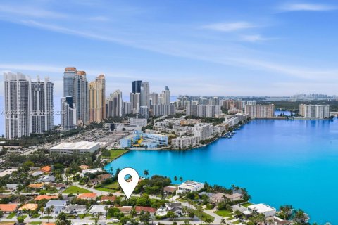 Casa en venta en Sunny Isles Beach, Florida, 3 dormitorios, 165.74 m2 № 2279508 - foto 16