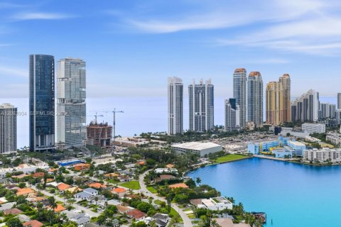 Casa en venta en Sunny Isles Beach, Florida, 3 dormitorios, 165.74 m2 № 2279508 - foto 10