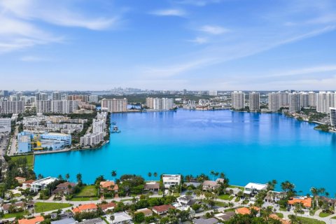 Casa en venta en Sunny Isles Beach, Florida, 3 dormitorios, 165.74 m2 № 2279508 - foto 8