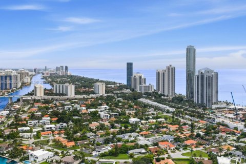Casa en venta en Sunny Isles Beach, Florida, 3 dormitorios, 165.74 m2 № 2279508 - foto 12