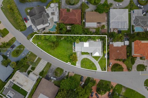 Casa en venta en Sunny Isles Beach, Florida, 3 dormitorios, 165.74 m2 № 2279508 - foto 2