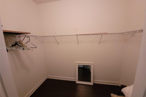 Villa ou maison à vendre à Miami, Floride: 4 chambres, 227.7 m2 № 1998992 - photo 16