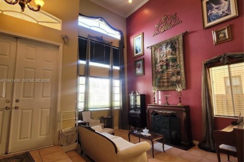 Villa ou maison à vendre à Miami, Floride: 4 chambres, 227.7 m2 № 1998992 - photo 2