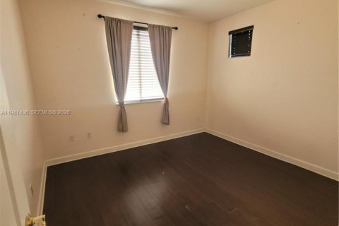 Villa ou maison à vendre à Miami, Floride: 4 chambres, 227.7 m2 № 1998992 - photo 18