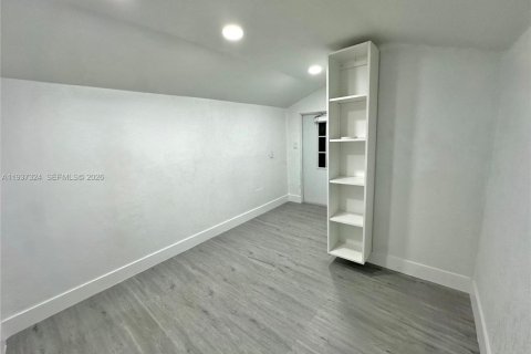 Villa ou maison à louer à Hialeah, Floride: 5 chambres № 1995170 - photo 22