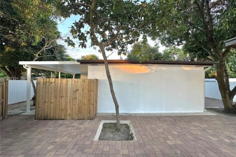 Villa ou maison à louer à Hialeah, Floride: 5 chambres № 1995170 - photo 14