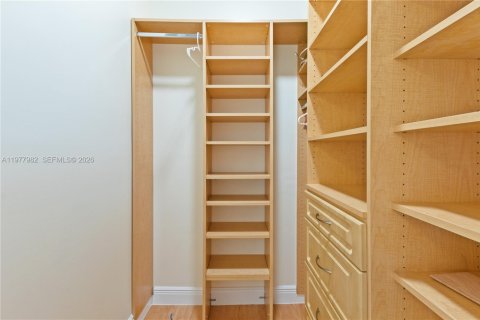 House in Plantation, Florida 5 bedrooms, 395.58 sq.m. № 2042130 - photo 29