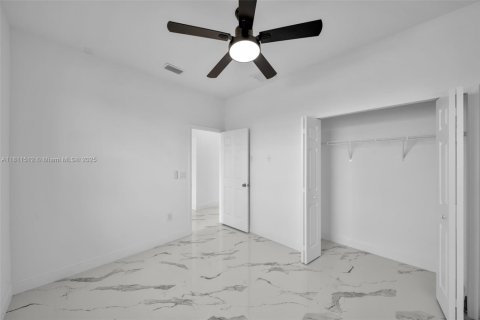 House in Cape Coral, Florida 4 bedrooms, 161.19 sq.m. № 1752019 - photo 30