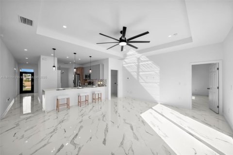 House in Cape Coral, Florida 4 bedrooms, 161.19 sq.m. № 1752019 - photo 16
