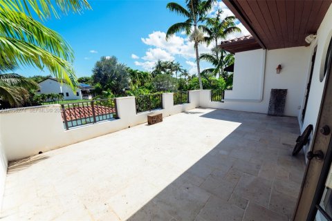 Casa en alquiler en Miami, Florida, 6 dormitorios, 494.43 m2 № 2085715 - foto 20
