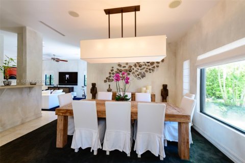 Casa en alquiler en Miami, Florida, 6 dormitorios, 494.43 m2 № 2085715 - foto 11