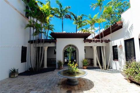 Casa en alquiler en Miami, Florida, 6 dormitorios, 494.43 m2 № 2085715 - foto 4