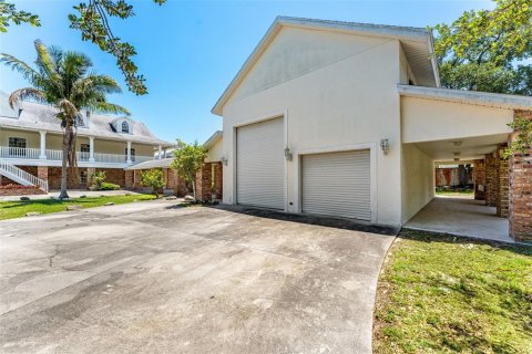 House in Melbourne, Florida 8 bedrooms, 898.74 sq.m. № 1198801 - photo 6