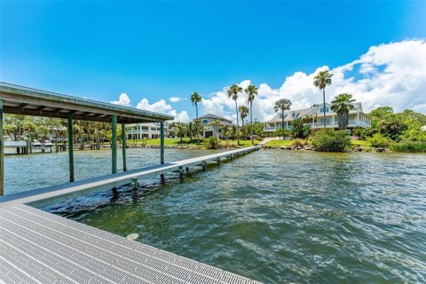 House in Melbourne, Florida 8 bedrooms, 898.74 sq.m. № 1198801 - photo 20