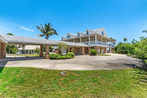 House in Melbourne, Florida 8 bedrooms, 898.74 sq.m. № 1198801 - photo 7