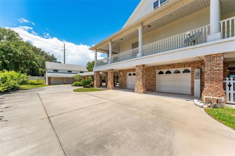 House in Melbourne, Florida 8 bedrooms, 898.74 sq.m. № 1198801 - photo 10