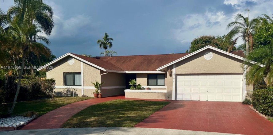 Дом в Дейви, Флорида 4 спальни, 209.31м2 № 2033557