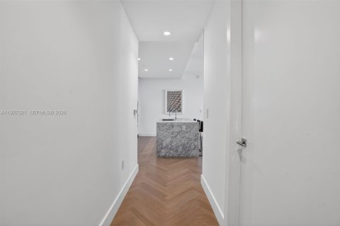 Купить кондоминиум в Майами-Бич, Флорида 2 спальни, 115.66м2, № 2053471 - фото 12