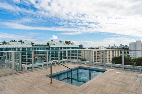 Condominio en venta en Bay Harbor Islands, Florida, 2 dormitorios, 112.88 m2 № 2183210 - foto 25