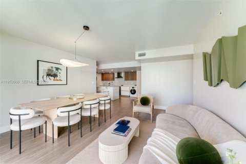 Condominio en venta en Bay Harbor Islands, Florida, 2 dormitorios, 112.88 m2 № 2183210 - foto 4
