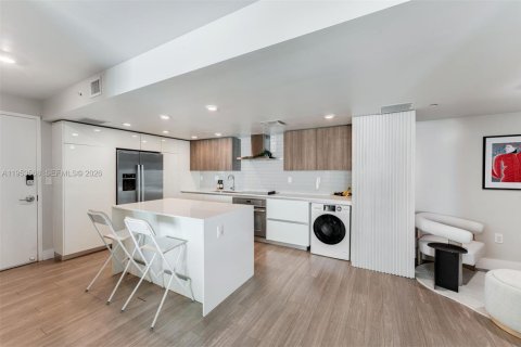 Condominio en venta en Bay Harbor Islands, Florida, 2 dormitorios, 112.88 m2 № 2183210 - foto 8