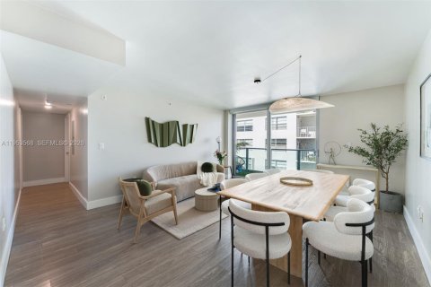 Condominio en venta en Bay Harbor Islands, Florida, 2 dormitorios, 112.88 m2 № 2183210 - foto 3