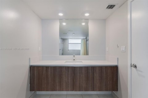 Condominio en venta en Bay Harbor Islands, Florida, 2 dormitorios, 112.88 m2 № 2183210 - foto 19