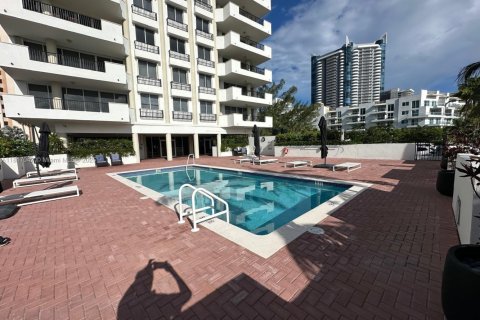 Condo in Miami Beach, Florida, 2 bedrooms  № 1770739 - photo 26
