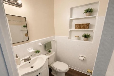 Immobilier commercial à vendre à Saint Petersburg, Floride: 7 chambres, 192.68 m2 № 2345429 - photo 9