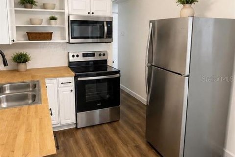 Immobilier commercial à vendre à Saint Petersburg, Floride: 7 chambres, 192.68 m2 № 2345429 - photo 6