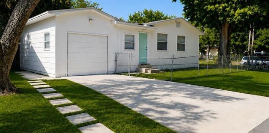 Immobilier commercial à Saint Petersburg, Floride 7 chambres, 192.68 m2 № 2345429