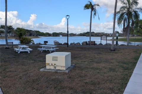 Copropriété à louer à Miami, Floride: 1 chambre, 53.79 m2 № 2040953 - photo 13