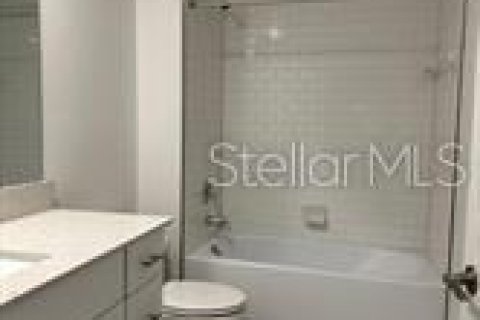 House in San Antonio, Florida 4 bedrooms, 168.15 sq.m. № 1866775 - photo 10