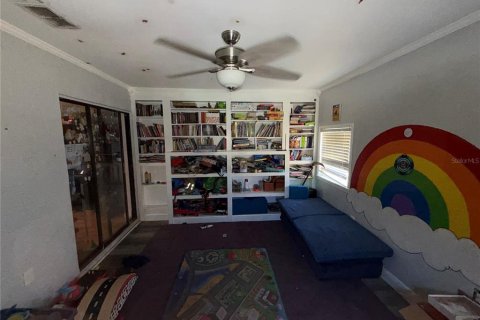 House in Port Richey, Florida 3 bedrooms, 140.47 sq.m. № 2400280 - photo 5