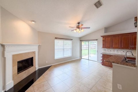 House in Winter Garden, Florida 4 bedrooms, 165.18 sq.m. № 2227392 - photo 10