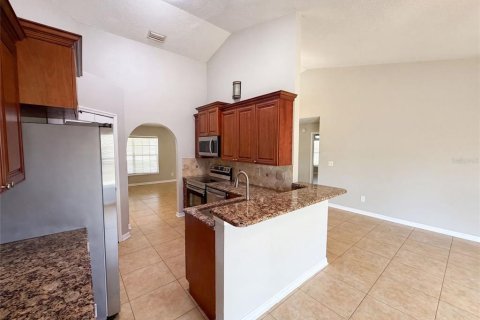 House in Winter Garden, Florida 4 bedrooms, 165.18 sq.m. № 2227392 - photo 5