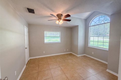 House in Winter Garden, Florida 4 bedrooms, 165.18 sq.m. № 2227392 - photo 11