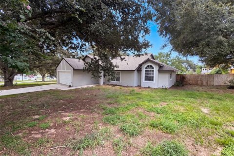 House in Winter Garden, Florida 4 bedrooms, 165.18 sq.m. № 2227392 - photo 24