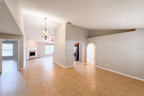 House in Winter Garden, Florida 4 bedrooms, 165.18 sq.m. № 2227392 - photo 13