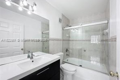 Touwnhouse à louer à Hialeah, Floride: 3 chambres, 109.62 m2 № 1790987 - photo 20