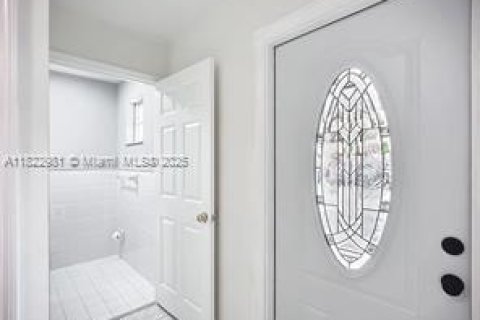 Adosado en alquiler en Hialeah, Florida, 3 dormitorios, 109.62 m2 № 1790987 - foto 9